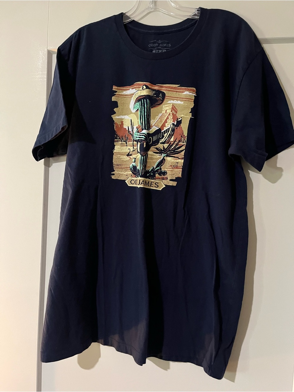 Cody James Western Wear Navy Graphic Tee with Desert Print Mens XL (Long)